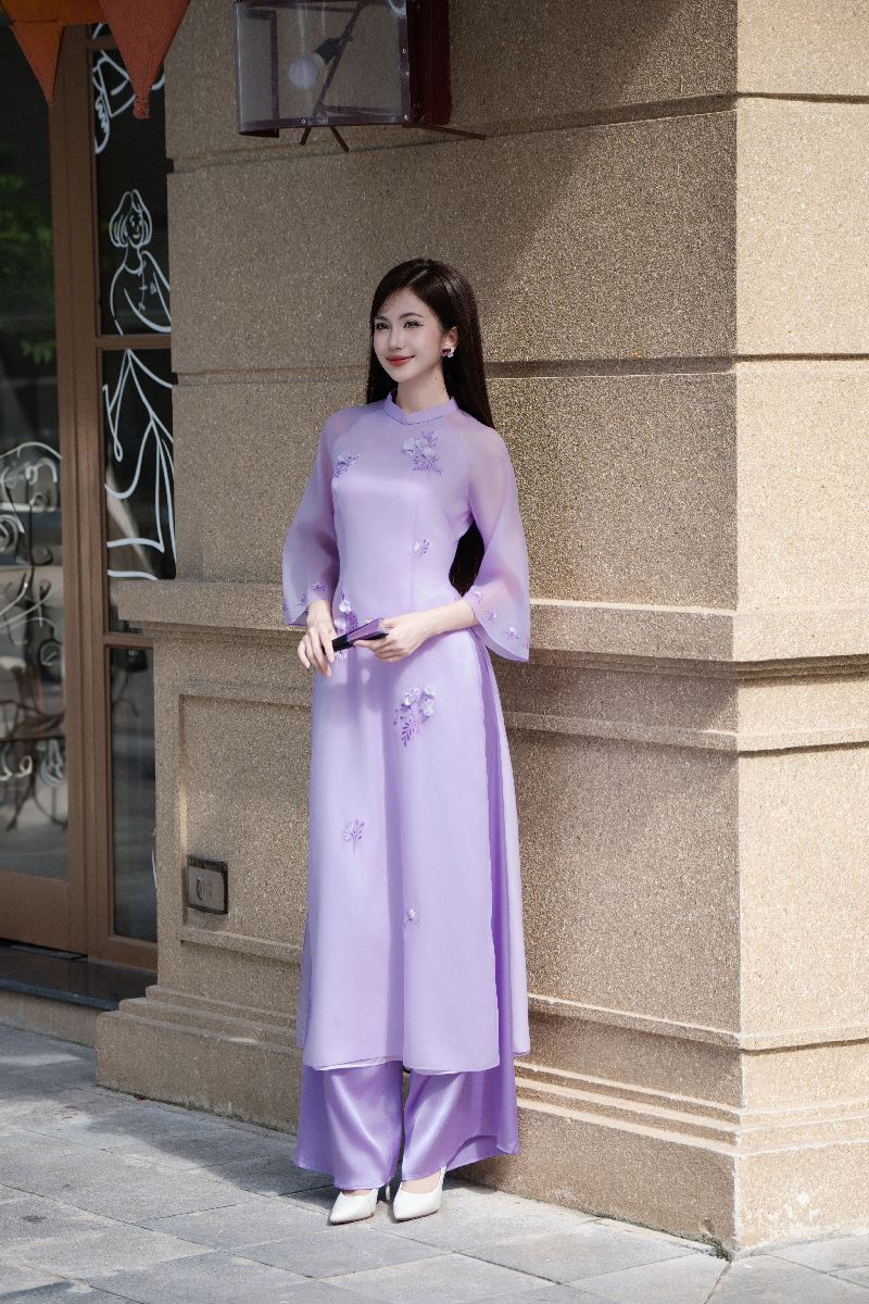 Áo Dài Tơ Organza Tím Lilac Đính Hoa 3D